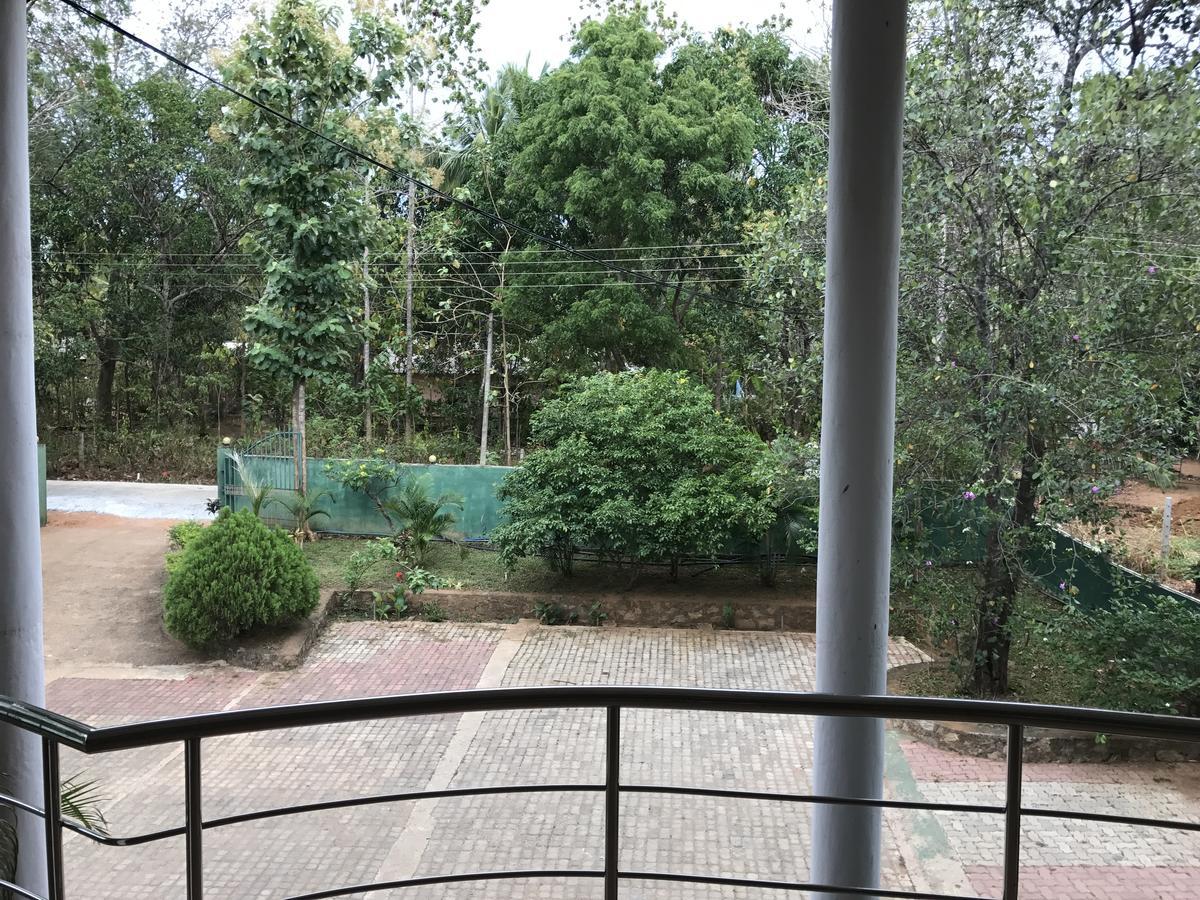 Deshani Holiday Inn Dambulla Exterior foto