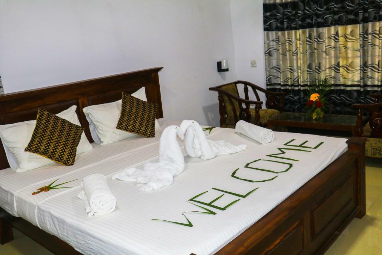 Deshani Holiday Inn Dambulla Exterior foto